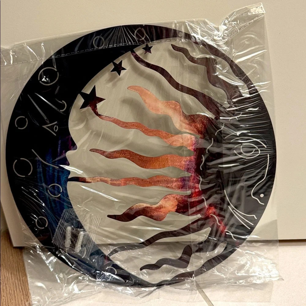Metal Cut-Out Sun and Moon Decor NEW 🏷️
